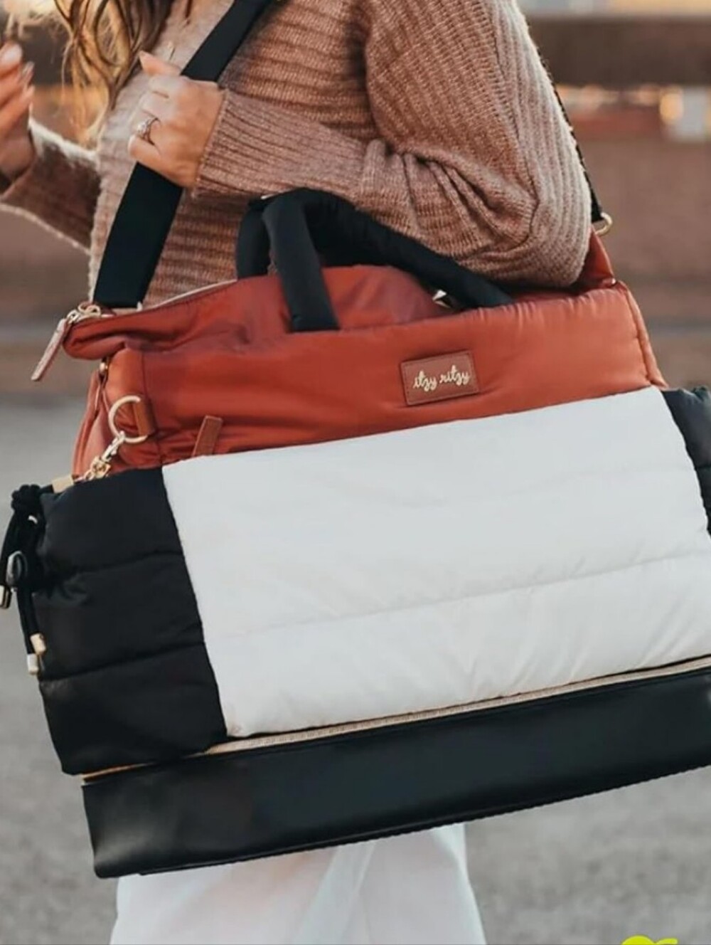 Itzy Ritzy Weekender Bag. - Picture 2 of 15